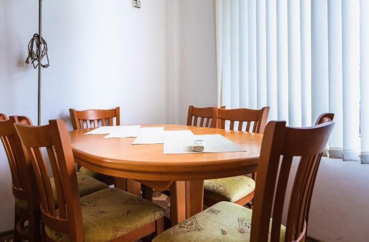Duplex Apartments สวิติ วลัส ภายนอก รูปภาพ