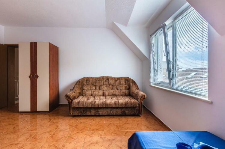 Duplex Apartments สวิติ วลัส ภายนอก รูปภาพ