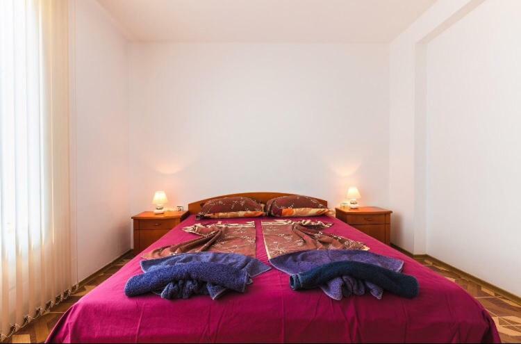 Duplex Apartments สวิติ วลัส ภายนอก รูปภาพ