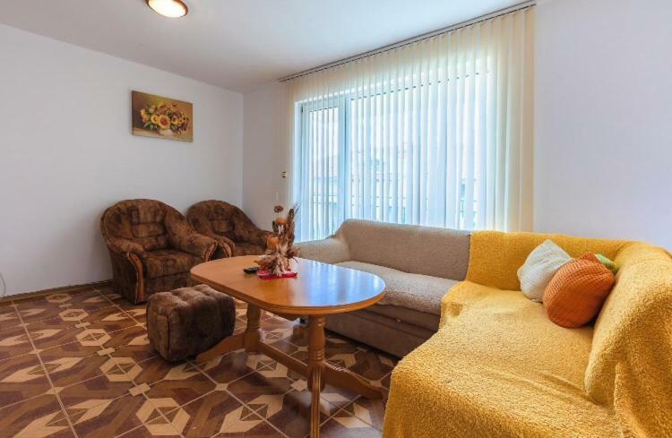 Duplex Apartments สวิติ วลัส ภายนอก รูปภาพ