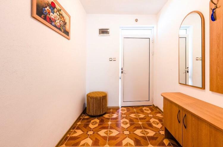 Duplex Apartments สวิติ วลัส ภายนอก รูปภาพ