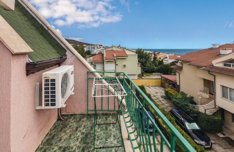 Duplex Apartments สวิติ วลัส ภายนอก รูปภาพ